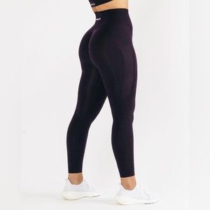 alphalete amplify legging in colour twilight size XS